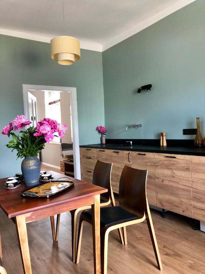 Bohemian Apartment In The Heart Of Old Ventspils City Екстериор снимка