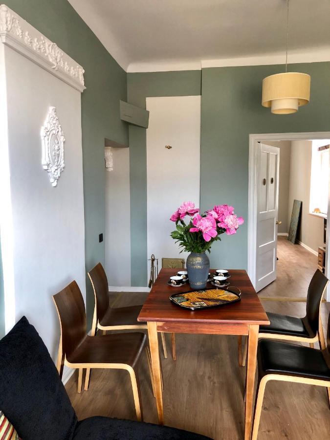 Bohemian Apartment In The Heart Of Old Ventspils City Екстериор снимка