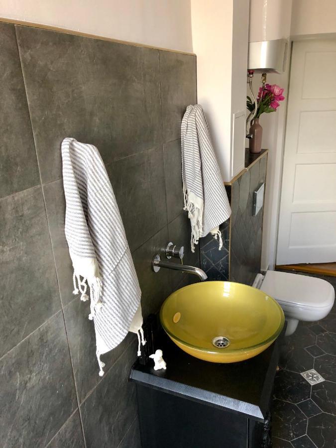 Bohemian Apartment In The Heart Of Old Ventspils City Екстериор снимка